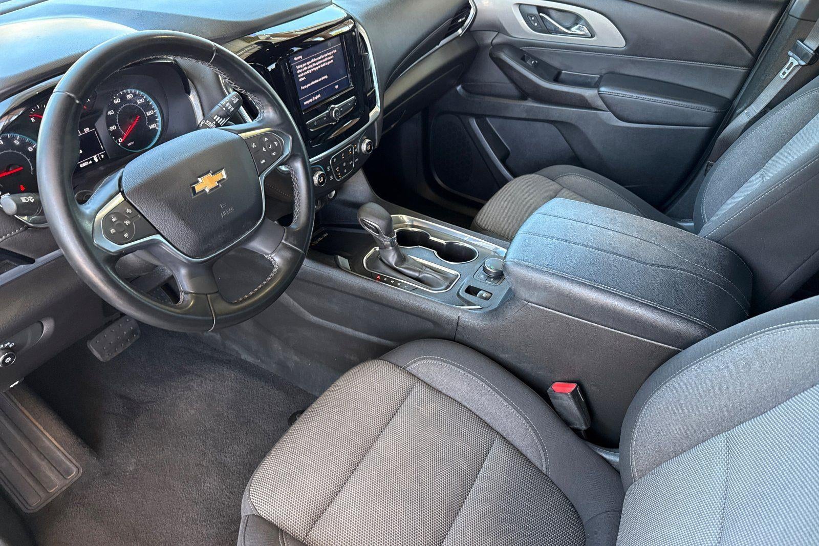 2023 Chevrolet Traverse LT Cloth