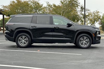 2024 Chevrolet Traverse LT