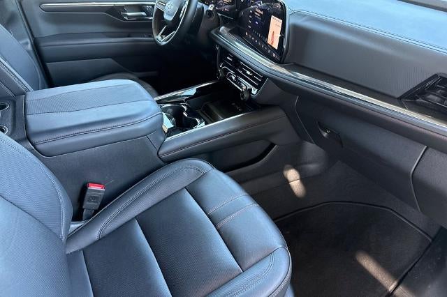 2025 Chevrolet Suburban RST
