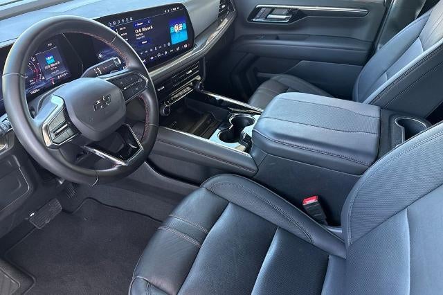 2025 Chevrolet Suburban RST
