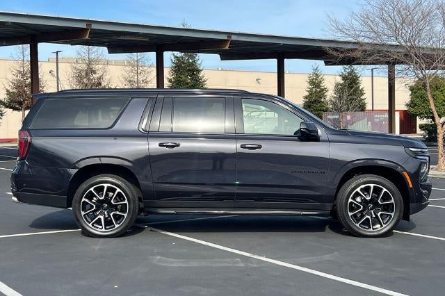2025 Chevrolet Suburban RST
