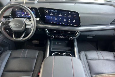 2025 Chevrolet Suburban RST