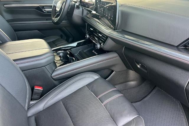 2025 Chevrolet Suburban RST