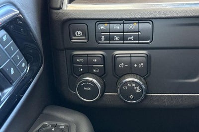 2025 Chevrolet Suburban LT