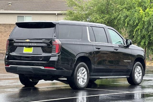 2025 Chevrolet Suburban LT