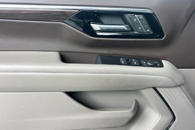 2025 Chevrolet Suburban LT