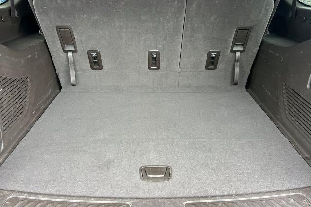 2025 Chevrolet Suburban LT