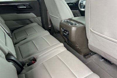 2025 Chevrolet Suburban LT