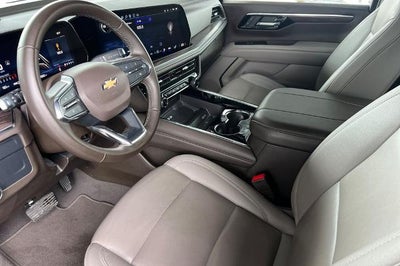 2025 Chevrolet Suburban LT