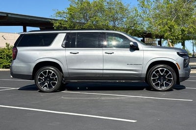 2025 Chevrolet Suburban RST
