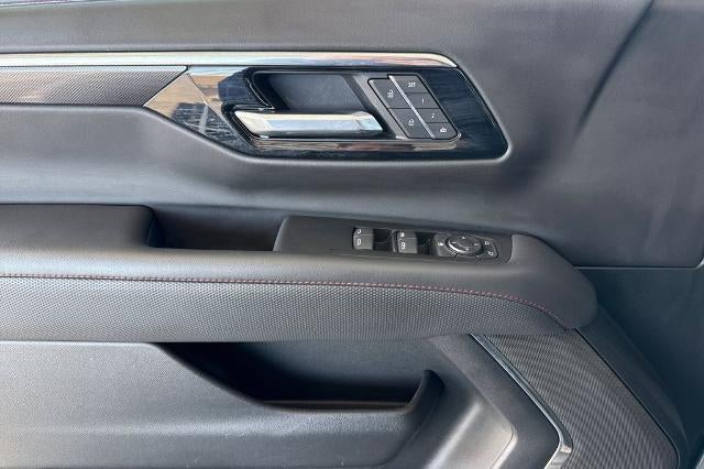 2025 Chevrolet Suburban RST