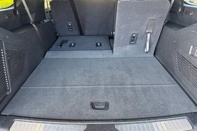 2025 Chevrolet Suburban RST