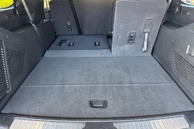 2025 Chevrolet Suburban RST