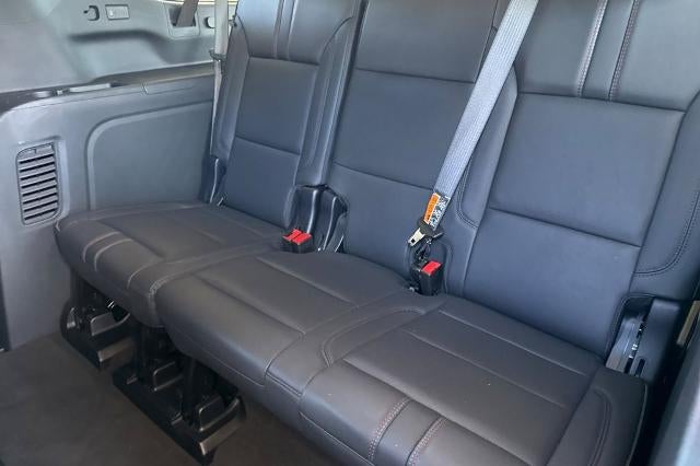 2025 Chevrolet Suburban RST