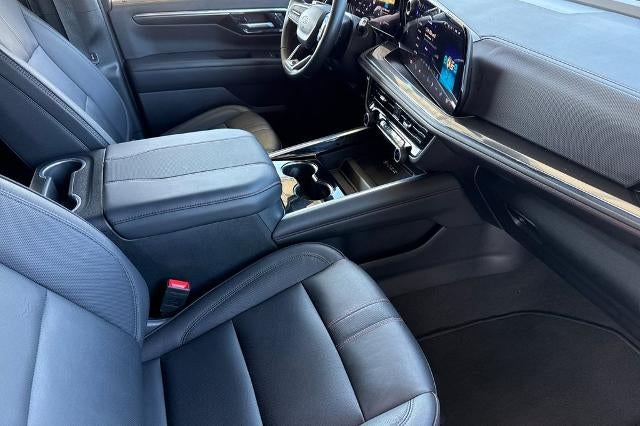 2025 Chevrolet Suburban RST