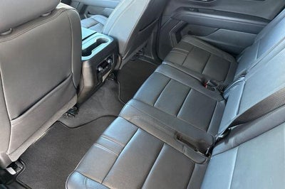 2025 Chevrolet Suburban RST