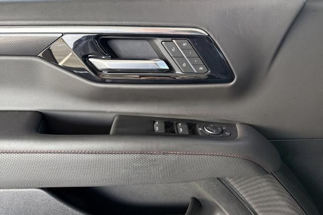 2025 Chevrolet Suburban RST