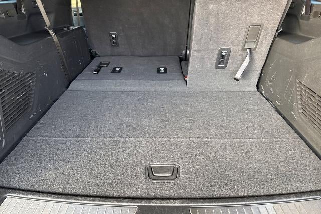 2025 Chevrolet Suburban RST