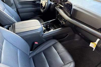 2025 Chevrolet Suburban RST