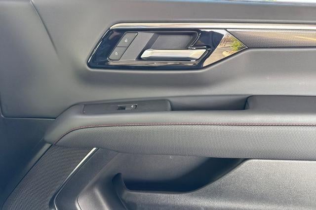 2025 Chevrolet Suburban RST