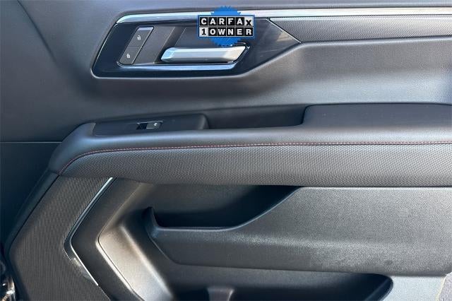 2025 Chevrolet Suburban RST