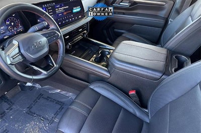 2025 Chevrolet Suburban RST