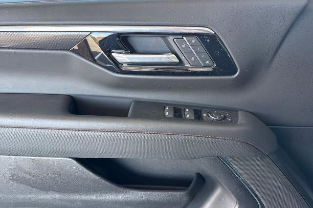 2025 Chevrolet Suburban RST