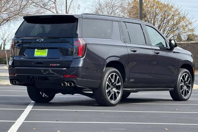 2025 Chevrolet Suburban RST