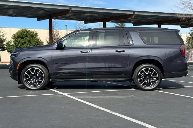 2025 Chevrolet Suburban RST
