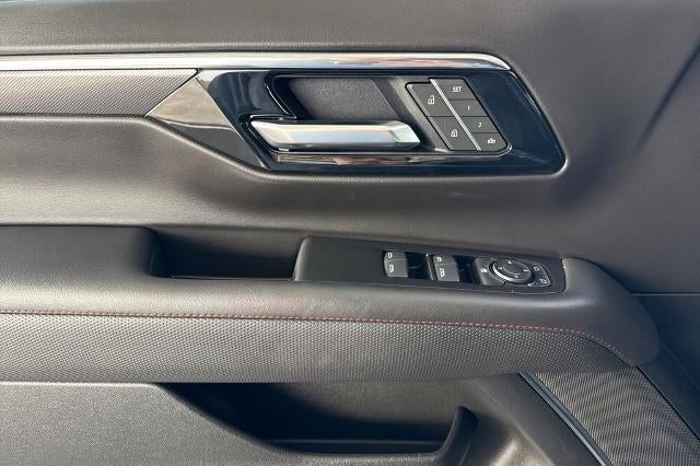 2025 Chevrolet Suburban RST