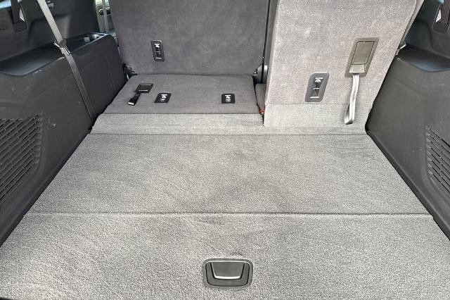 2025 Chevrolet Suburban RST