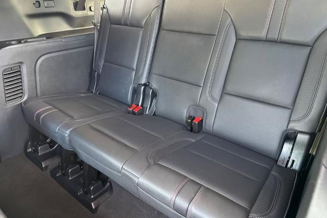 2025 Chevrolet Suburban RST