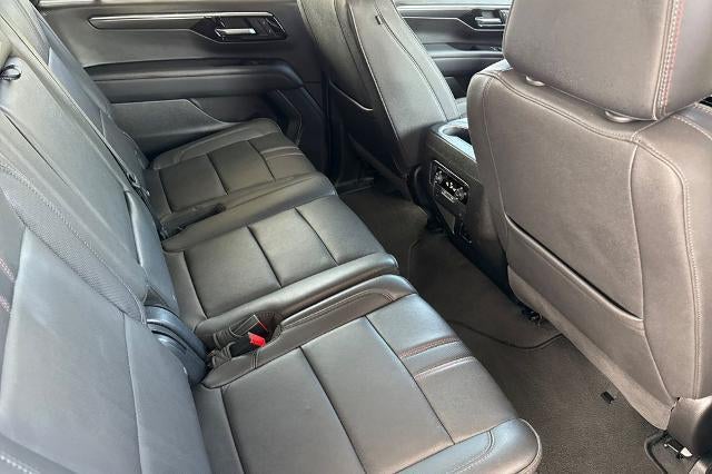 2025 Chevrolet Suburban RST