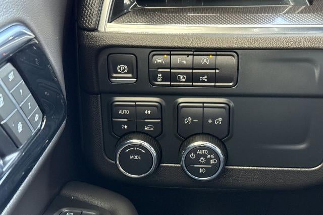 2025 Chevrolet Suburban RST