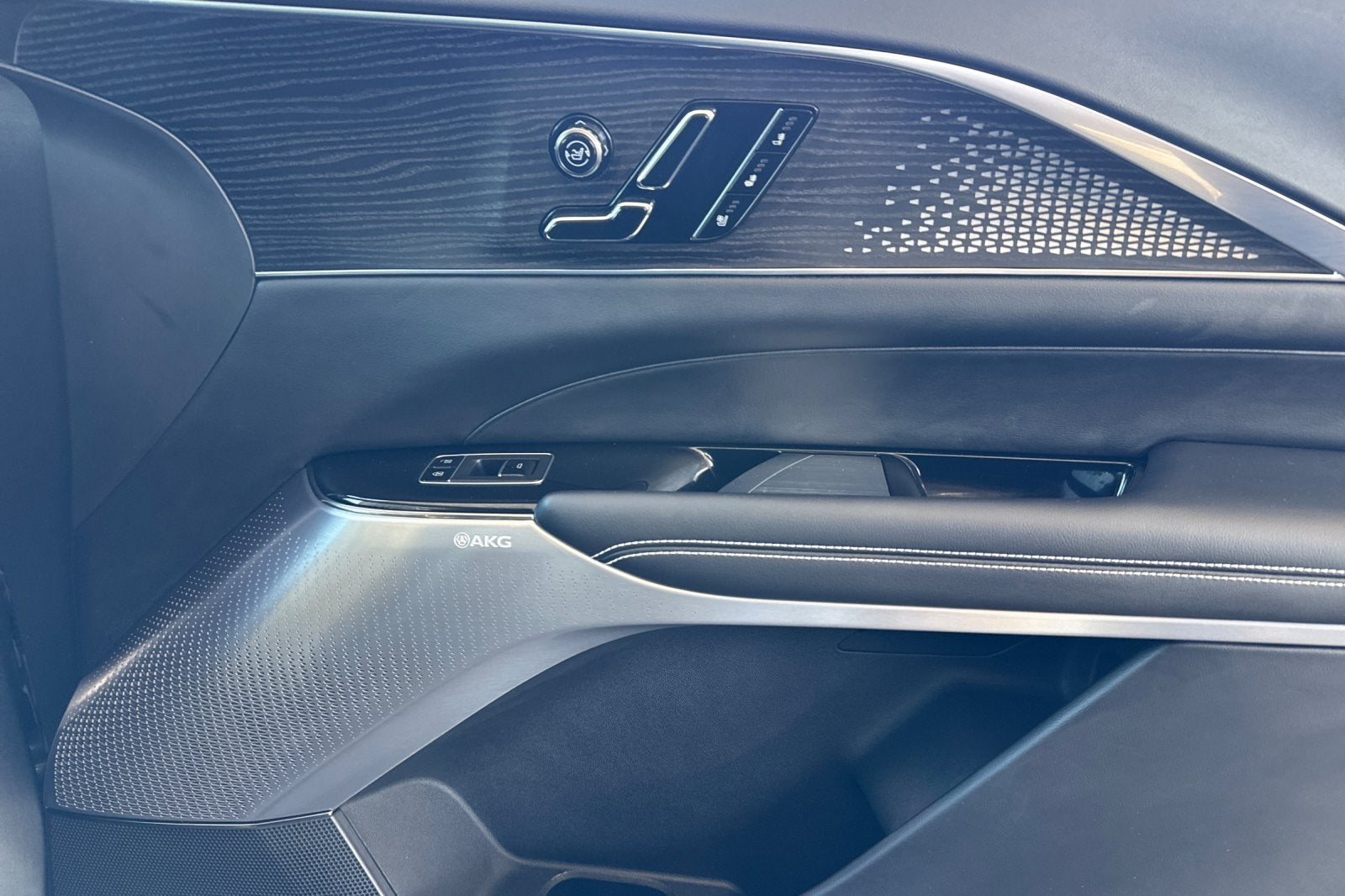 2023 Cadillac LYRIQ RWD Luxury