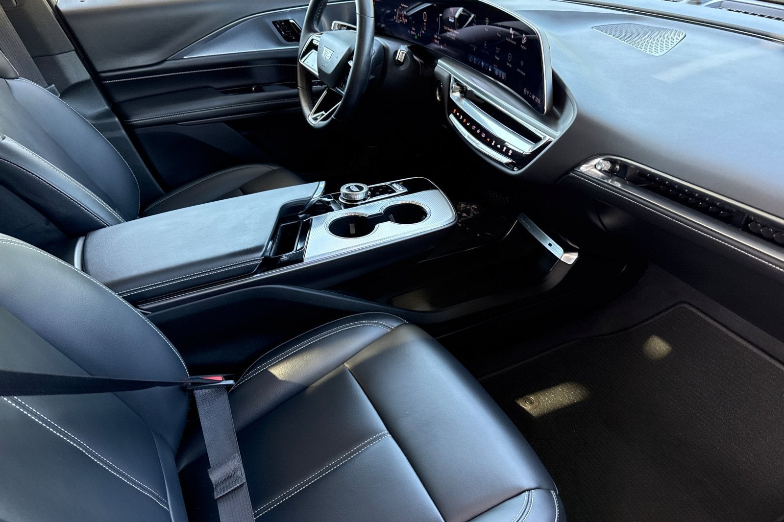 2024 Cadillac LYRIQ Tech