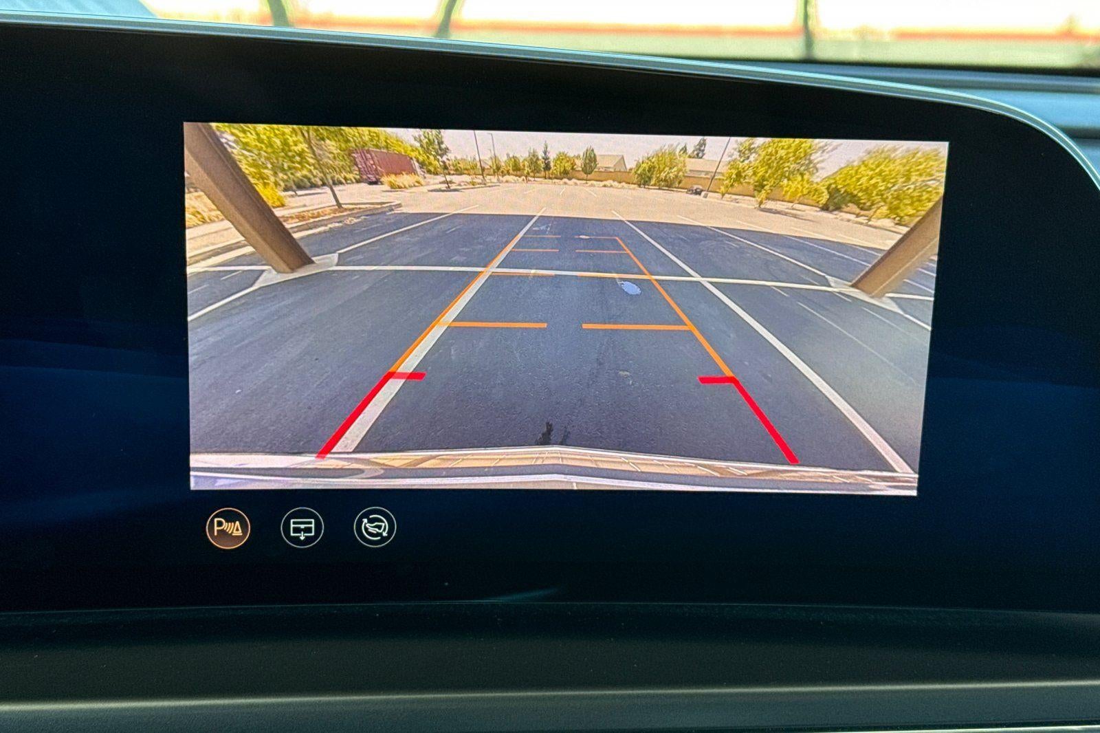 2024 Cadillac LYRIQ Tech
