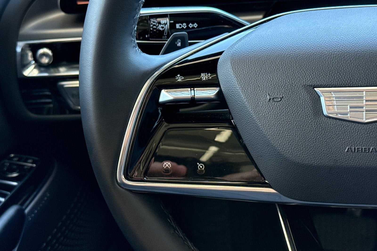 2024 Cadillac LYRIQ Tech