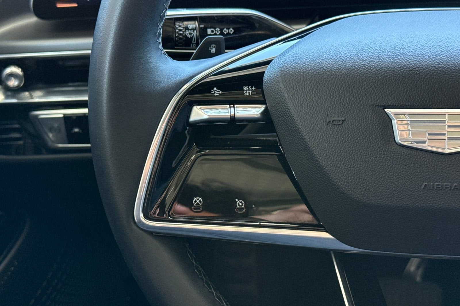 2024 Cadillac LYRIQ Tech
