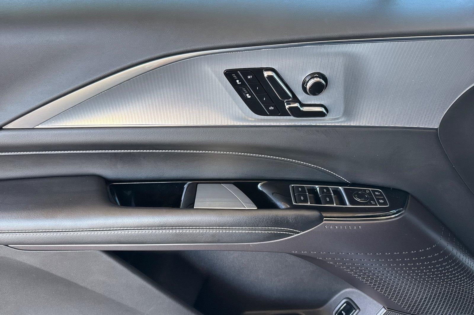 2024 Cadillac LYRIQ Tech