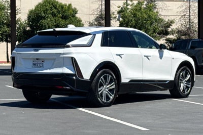 2024 Cadillac LYRIQ Luxury 1