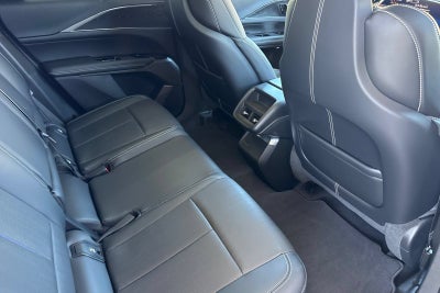 2024 Cadillac LYRIQ Luxury 1