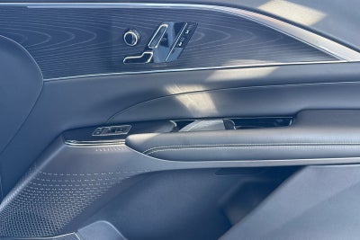 2024 Cadillac LYRIQ Luxury 1
