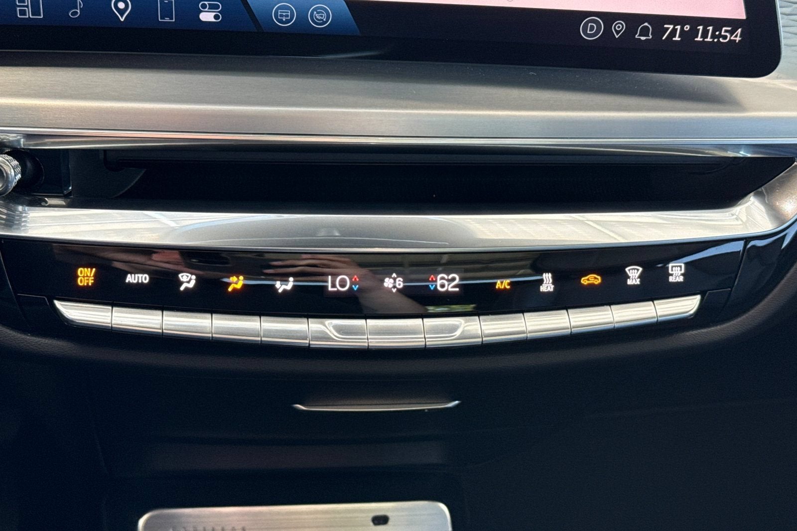 2024 Cadillac LYRIQ Luxury 1