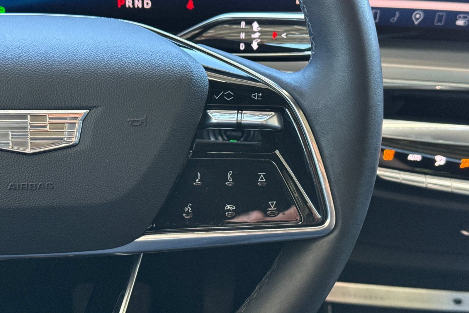 2024 Cadillac LYRIQ Luxury 1