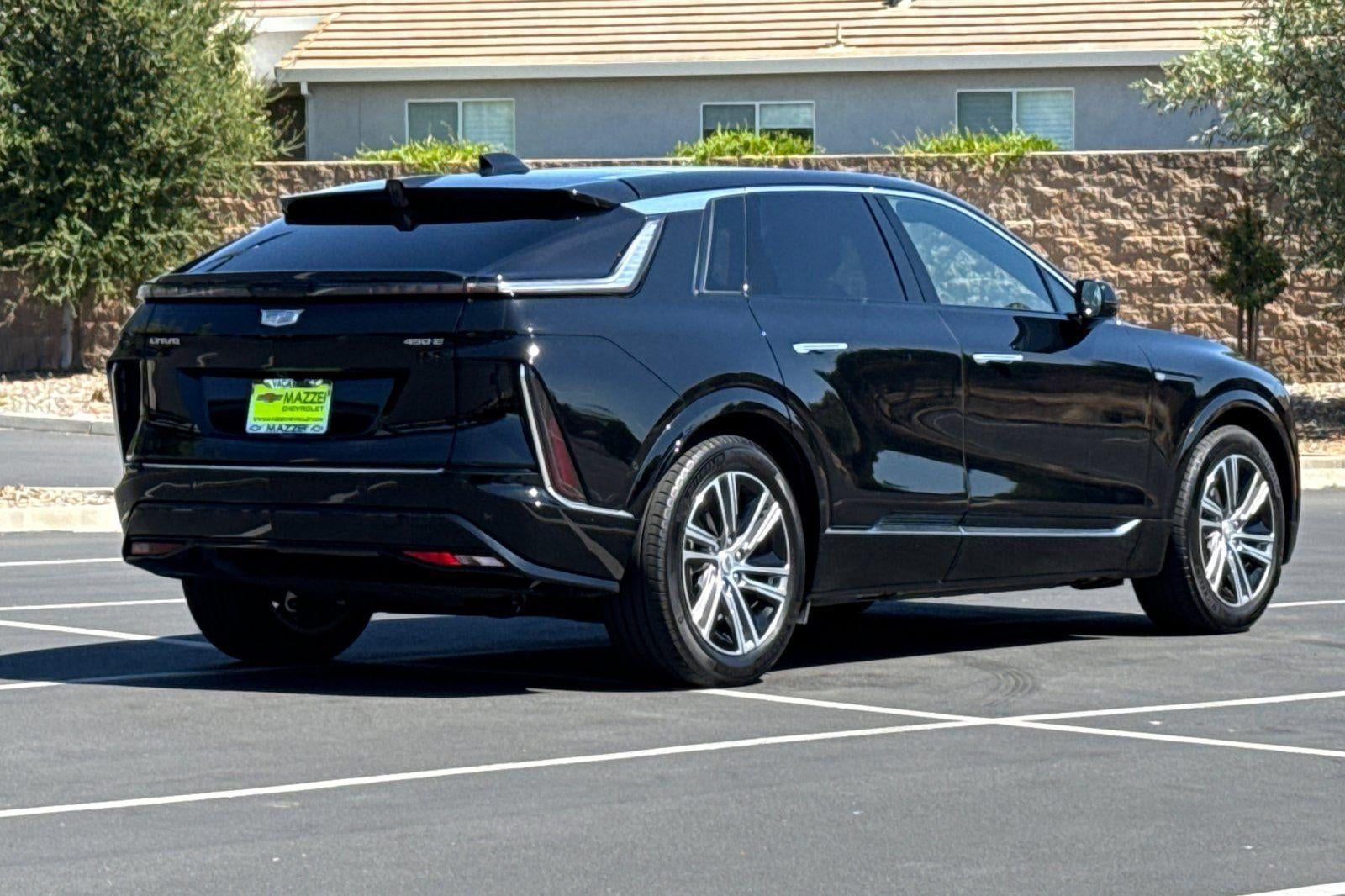 2024 Cadillac LYRIQ Luxury 1