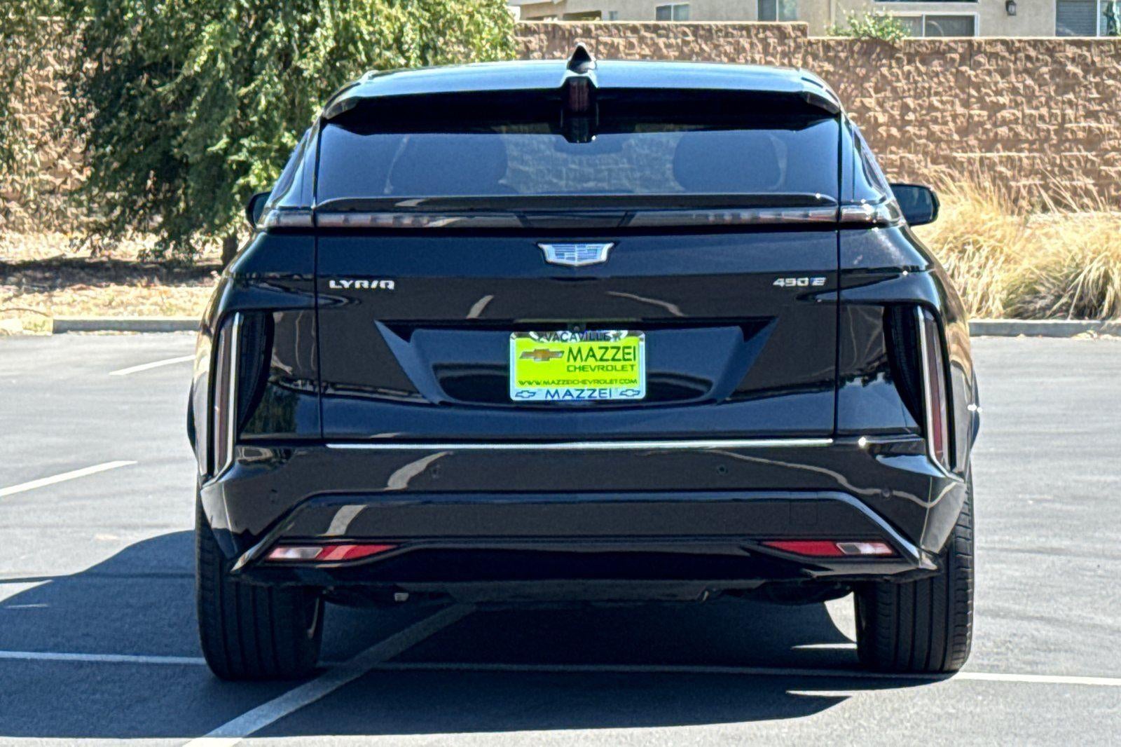2024 Cadillac LYRIQ Luxury 1