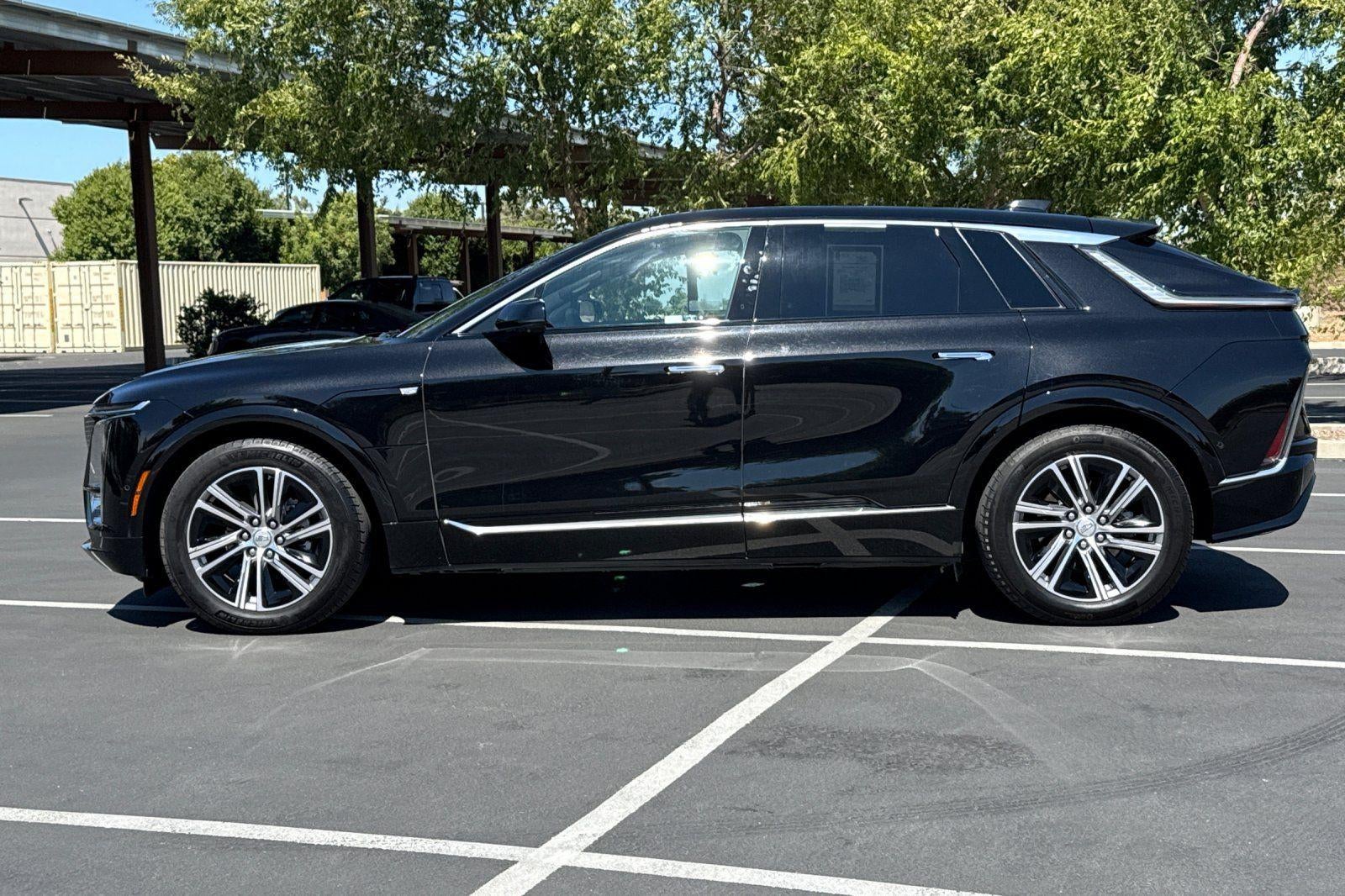 2024 Cadillac LYRIQ Luxury 1