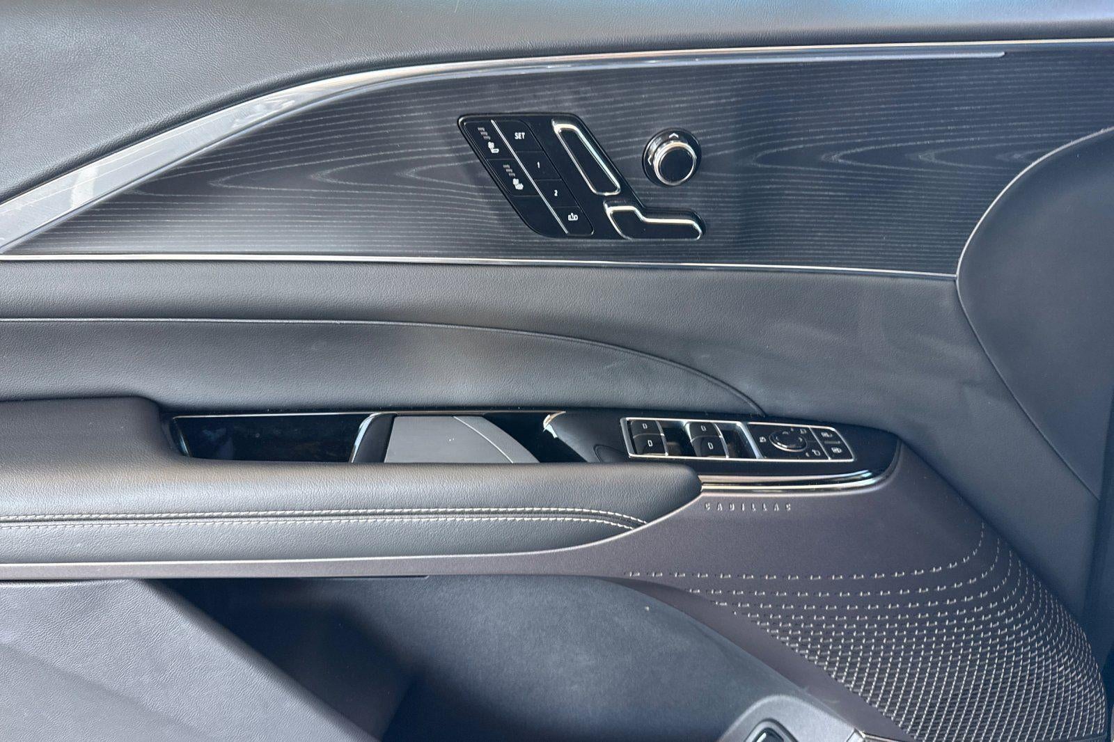 2024 Cadillac LYRIQ Luxury 1