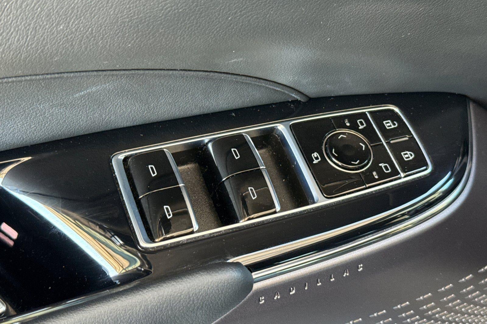 2024 Cadillac LYRIQ Luxury 1